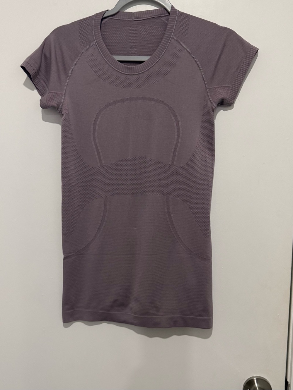 Lululemon Swiftly Tech Short Sleeve Crew  Sz 6
